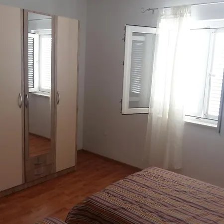 Apartment With A Parking Space - 11518 Split