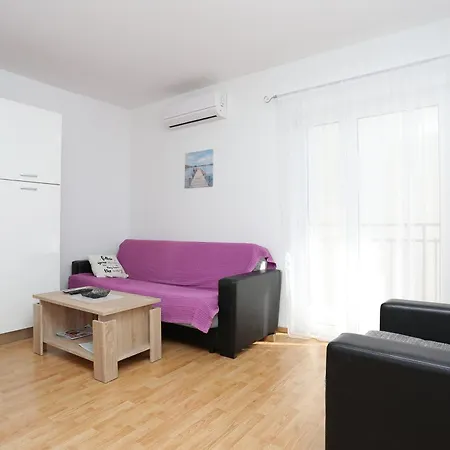 With A Parking Space - 11518 Apartment Split