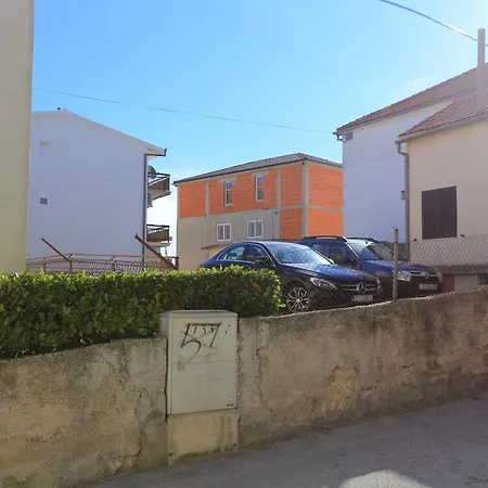 With A Parking Space - 11518 * 스플리트