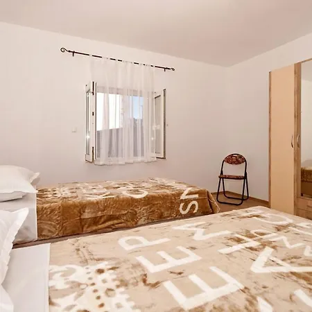 With A Parking Space - 11518 스플리트