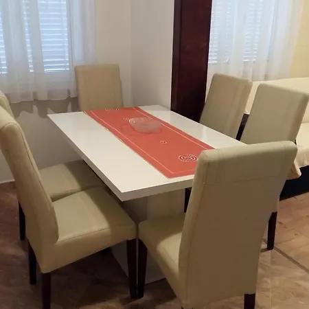 With A Parking Space - 11518 * 스플리트